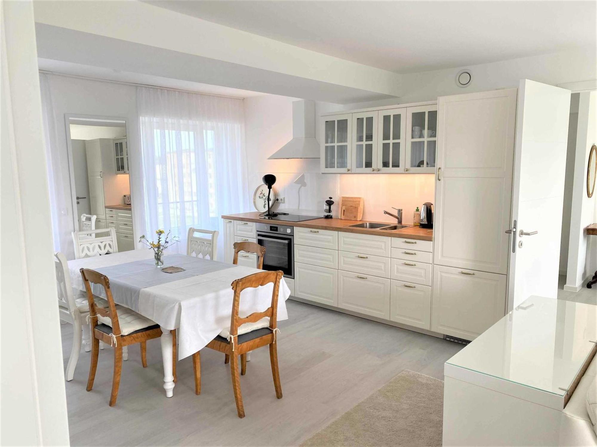 Strandlaeufer Mit Meerblick Und Balkon Ostseebad Binz